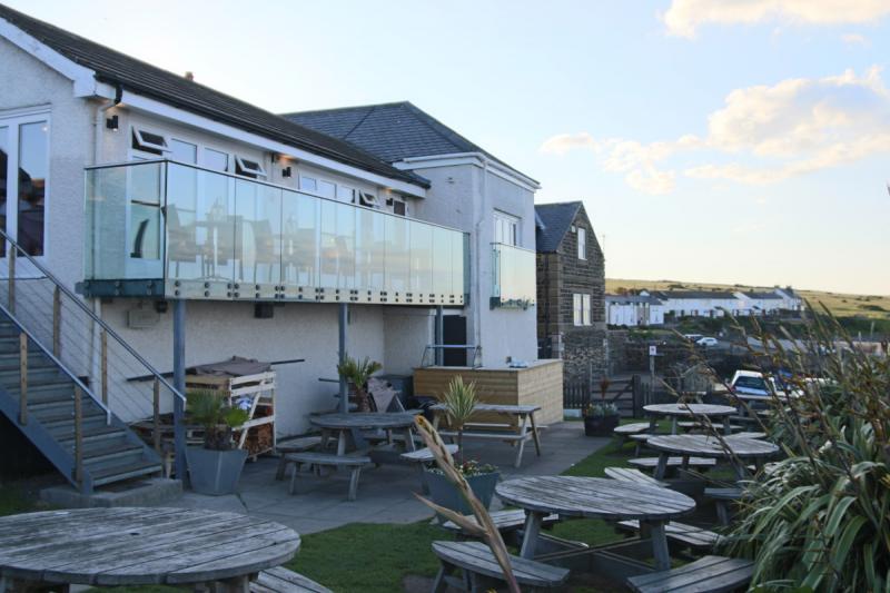 Stunning seaside setting: The Jolly Fisherman. Image by Steve Hare